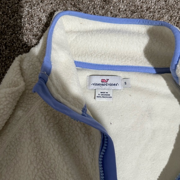 Vineyards Vines Quarter Zip Sherpa - Picture 3 of 3